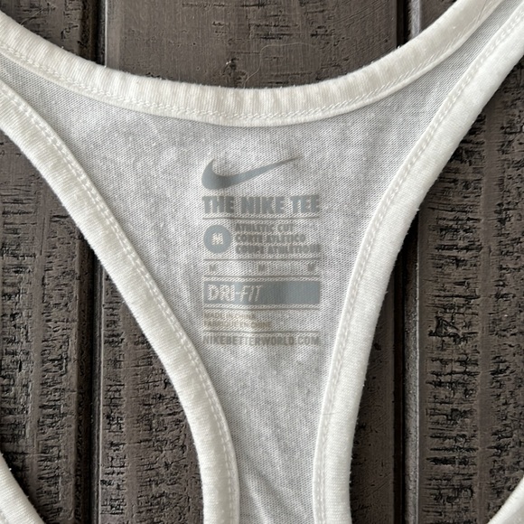 Nike lightweight cotton workout tank - Picture 2 of 4